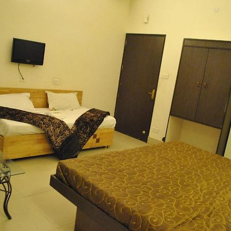 Hotel Golden Deluxe Jaipur Eksteriør billede