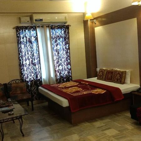 Hotel Golden Deluxe Jaipur Eksteriør billede