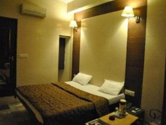 Hotel Golden Deluxe Jaipur Eksteriør billede