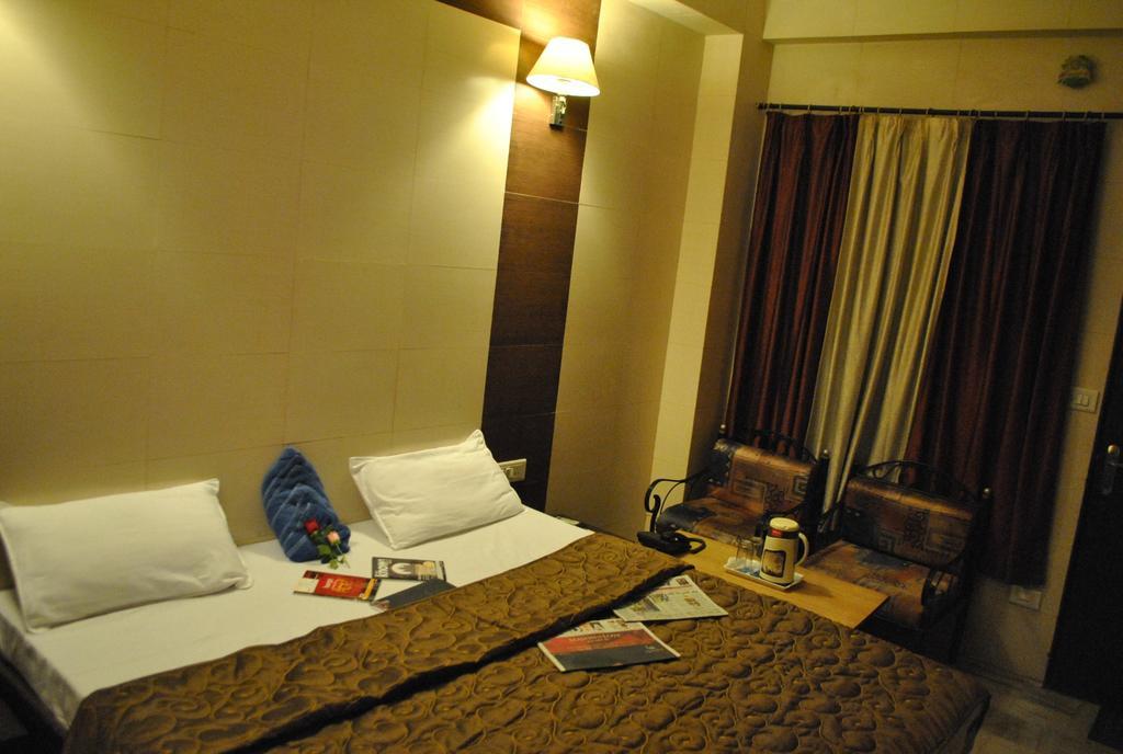 Hotel Golden Deluxe Jaipur Eksteriør billede