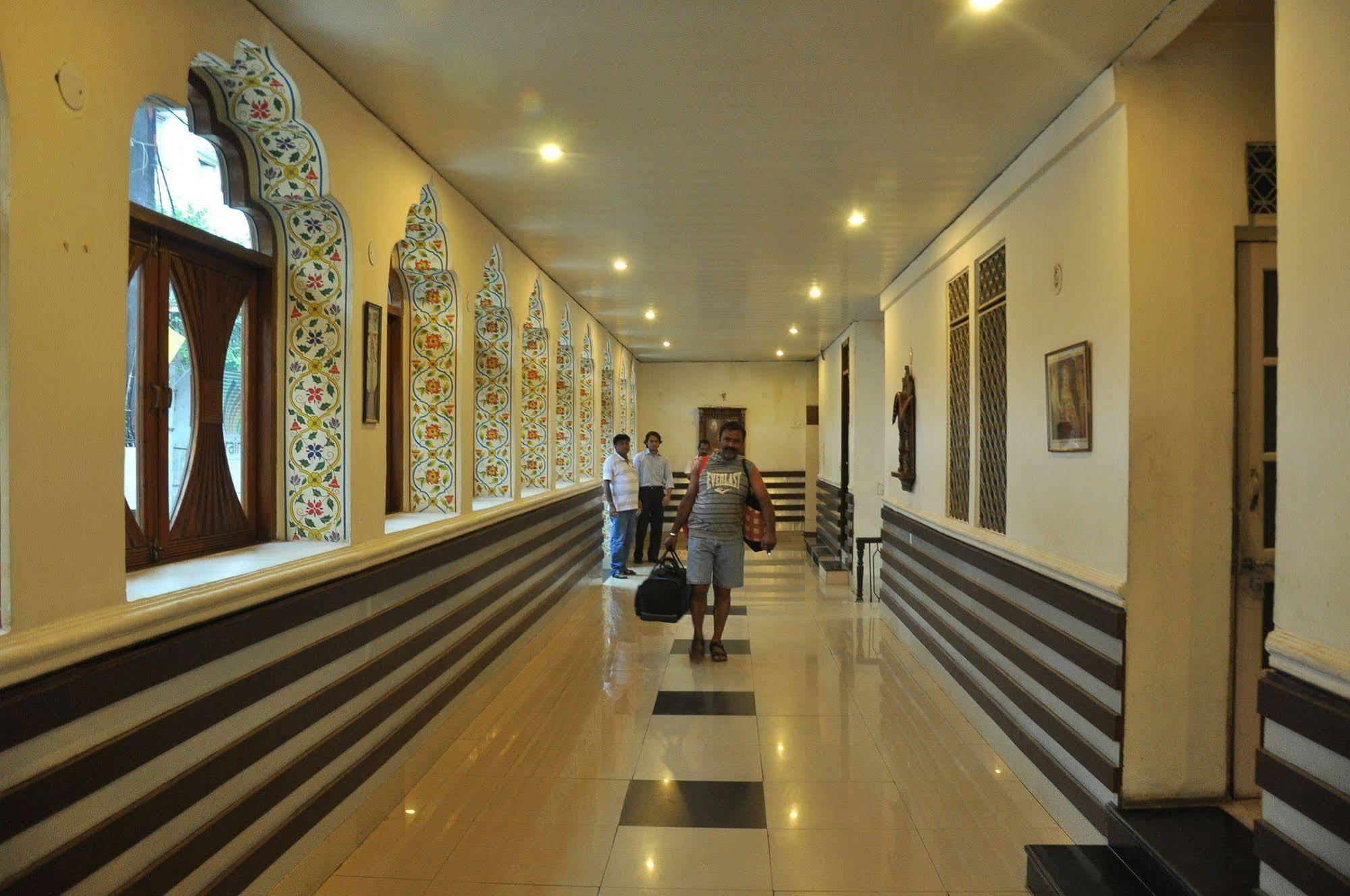 Hotel Golden Deluxe Jaipur Eksteriør billede